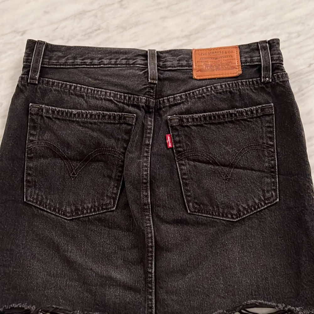Levi’s Black Denim Mini Skirt - Picture 6 of 6